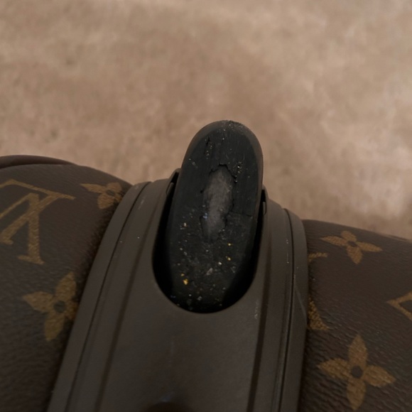 Louis  Vuitton 60in Luggage - Picture 6 of 14
